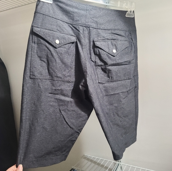 Shorts - Picture 8 of 9